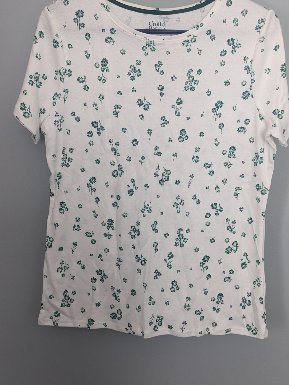 Croft & Barrow White Short-Sleeve Floral Tee - Green Print M